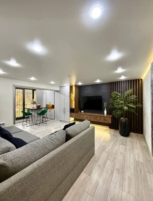 Фото 1 3-комн. квартира в Цум,Ц-7