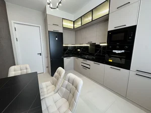 Фото 5 4-комн. квартира в Саламатина